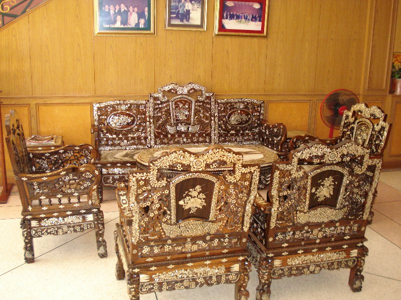 picture 216 800x600 Thai Teak Furniture Inlaid with Mother of Pearl